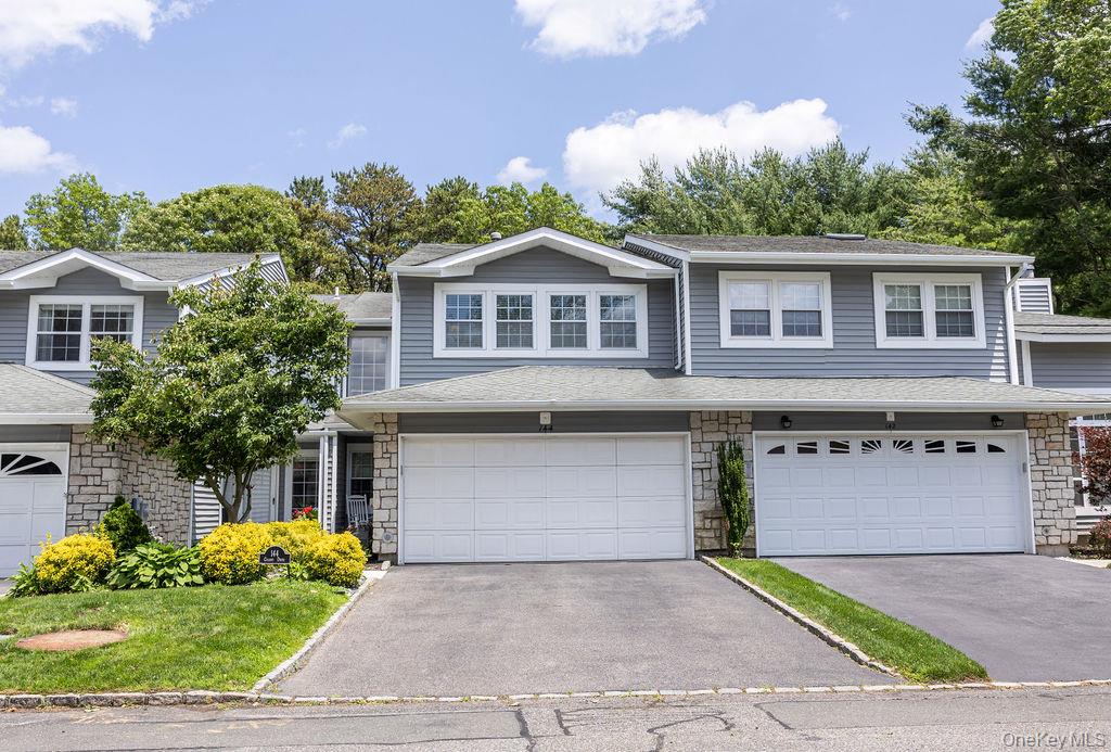 144 Colony Drive, Holbrook, NY 11741