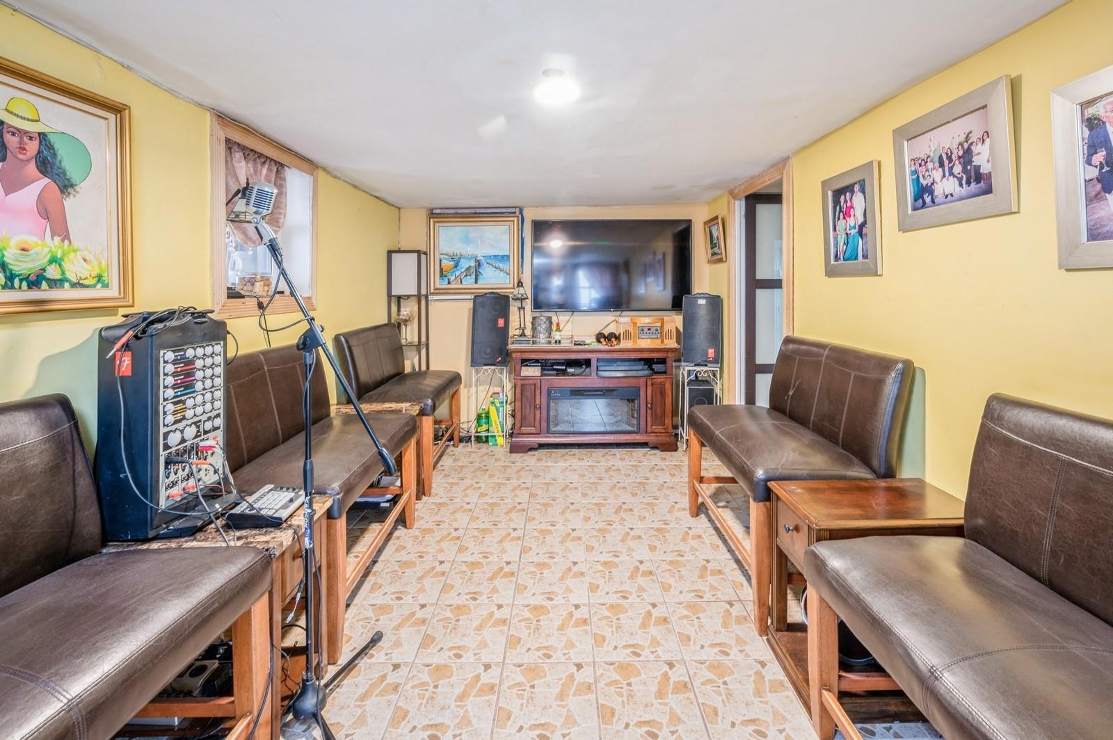 845 Kinsella Street, Bronx, NY 10462