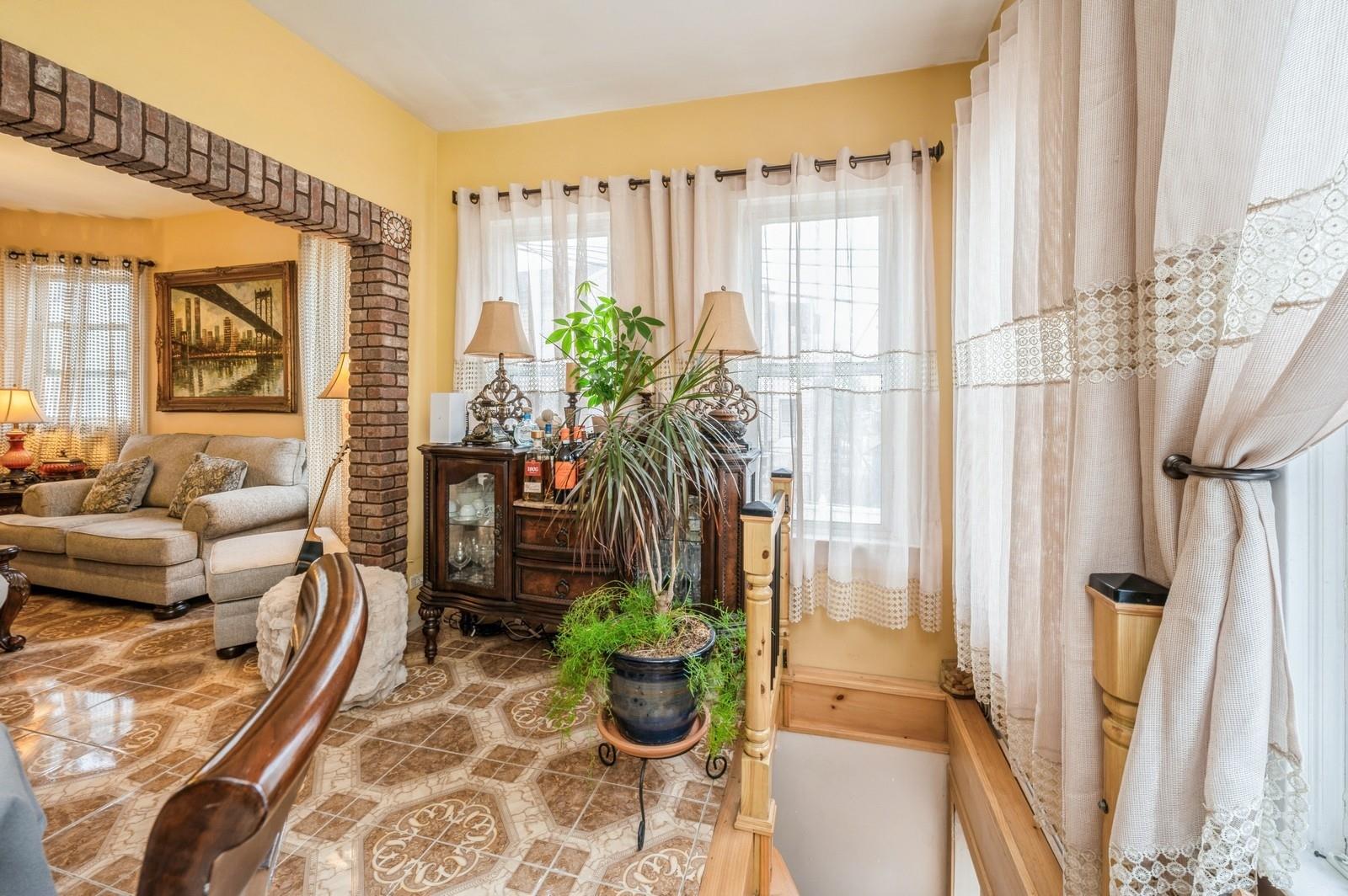 845 Kinsella Street, Bronx, NY 10462