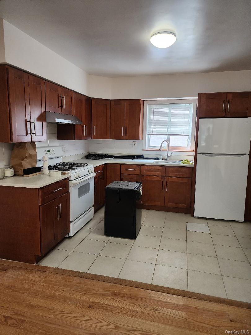 211-52 46 Rd, Bayside, NY 11361