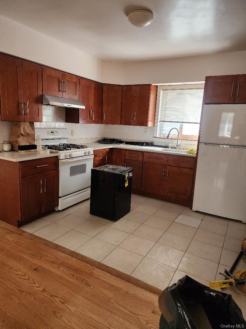 211-52 46 Rd, Bayside, NY 11361