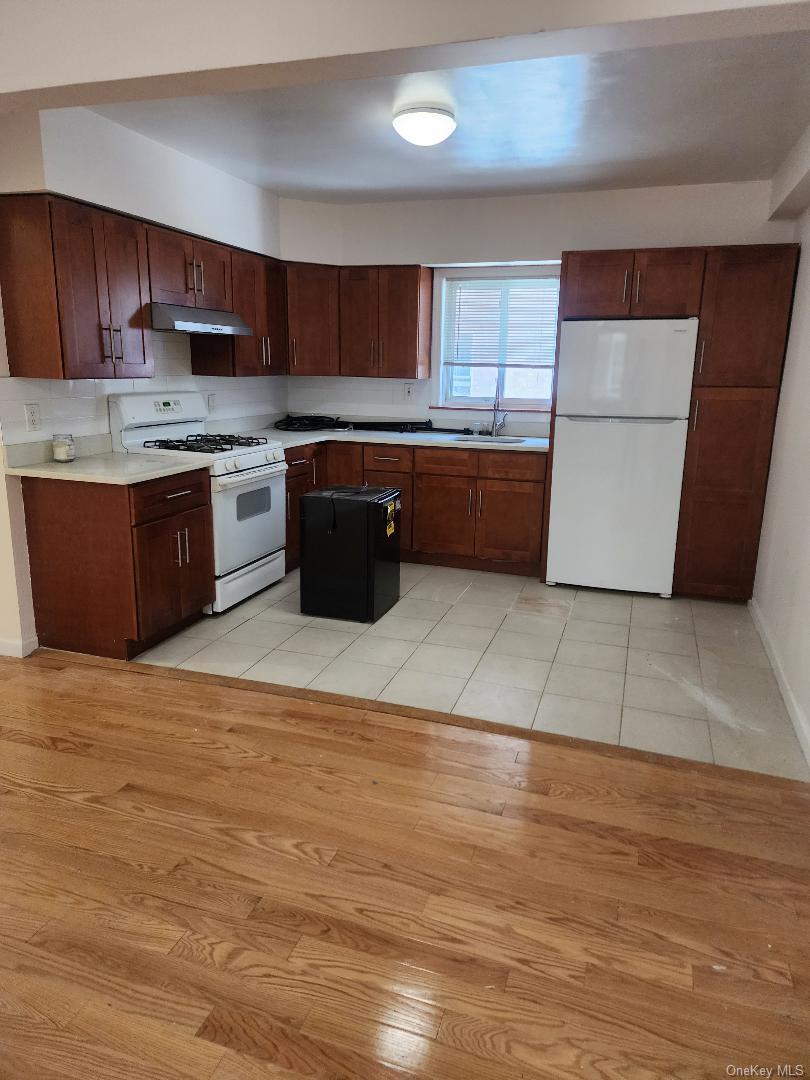 211-52 46 Rd, Bayside, NY 11361