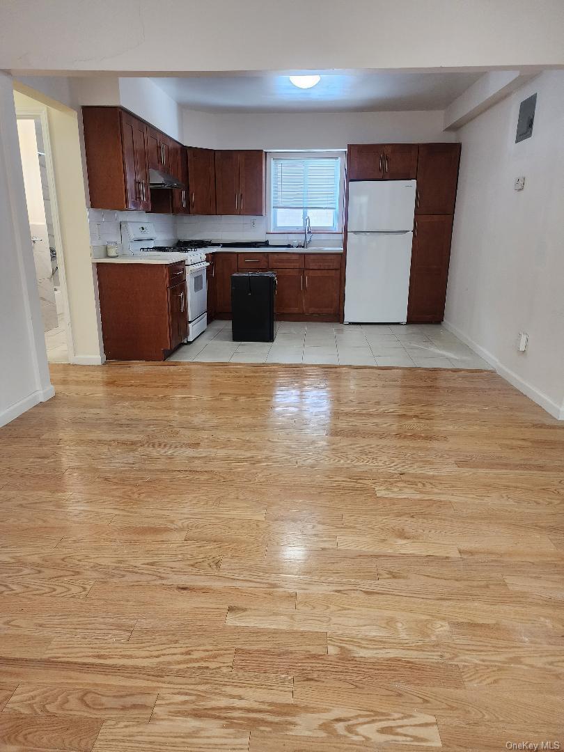 211-52 46 Rd, Bayside, NY 11361