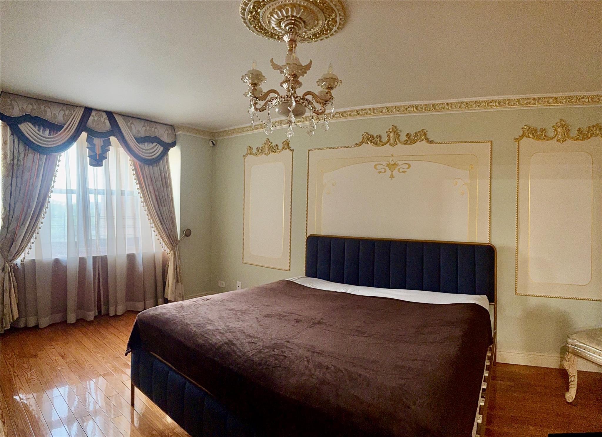 61-20 Grand Central Parkway # B 706, Forest Hills, NY 11375