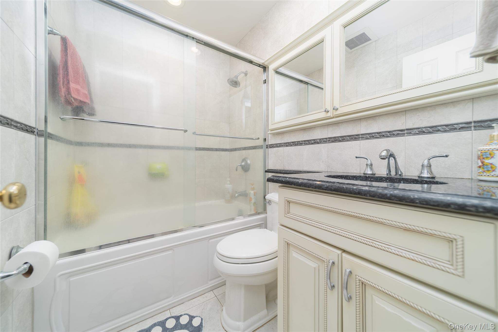 22 Howe Road, Coram, NY 11727