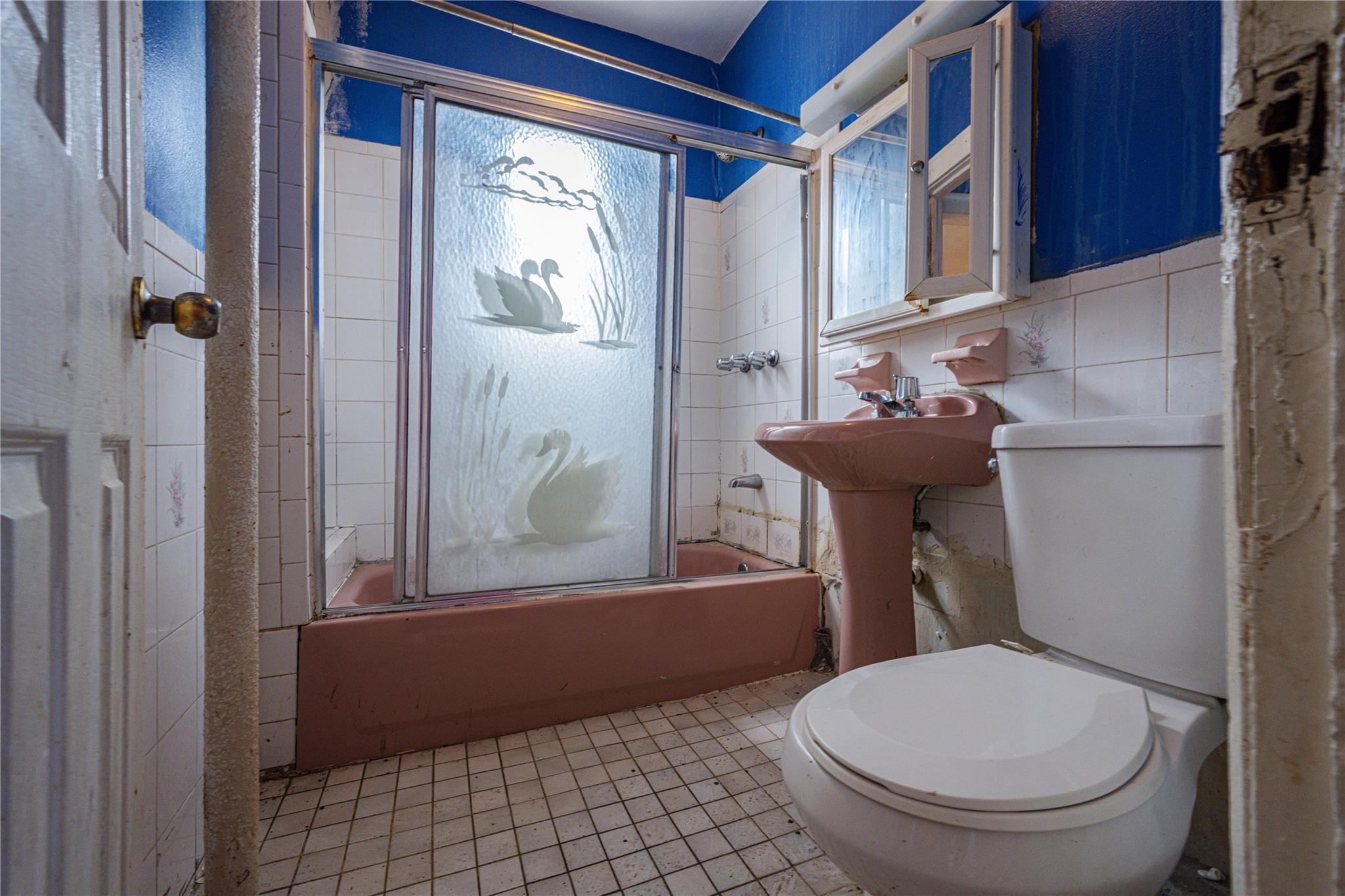 31-30 100 Street, East Elmhurst, NY 11369