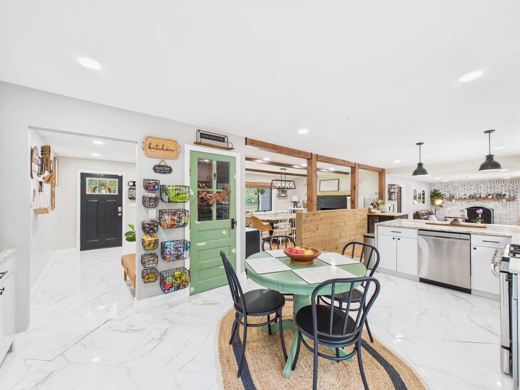 17 Woodcrest Drive, East Moriches, NY 11940