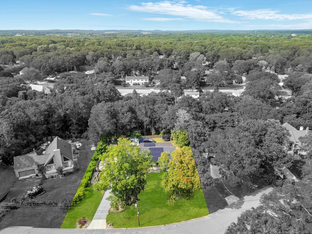 17 Woodcrest Drive, East Moriches, NY 11940