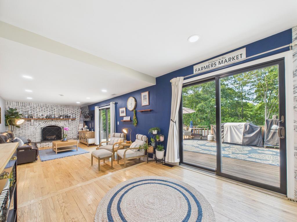 17 Woodcrest Drive, East Moriches, NY 11940