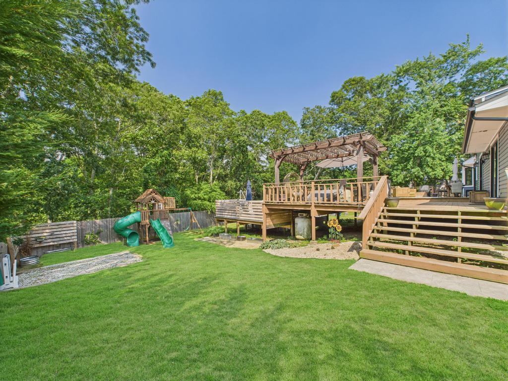 17 Woodcrest Drive, East Moriches, NY 11940