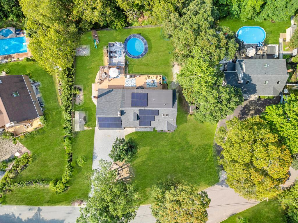 17 Woodcrest Drive, East Moriches, NY 11940