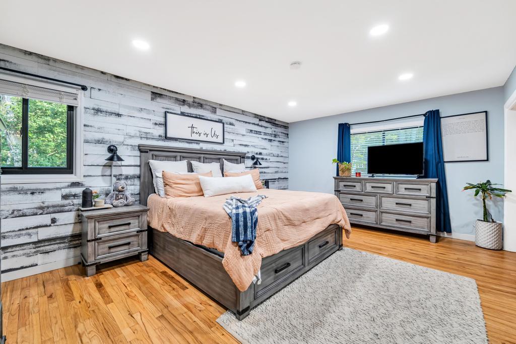 17 Woodcrest Drive, East Moriches, NY 11940