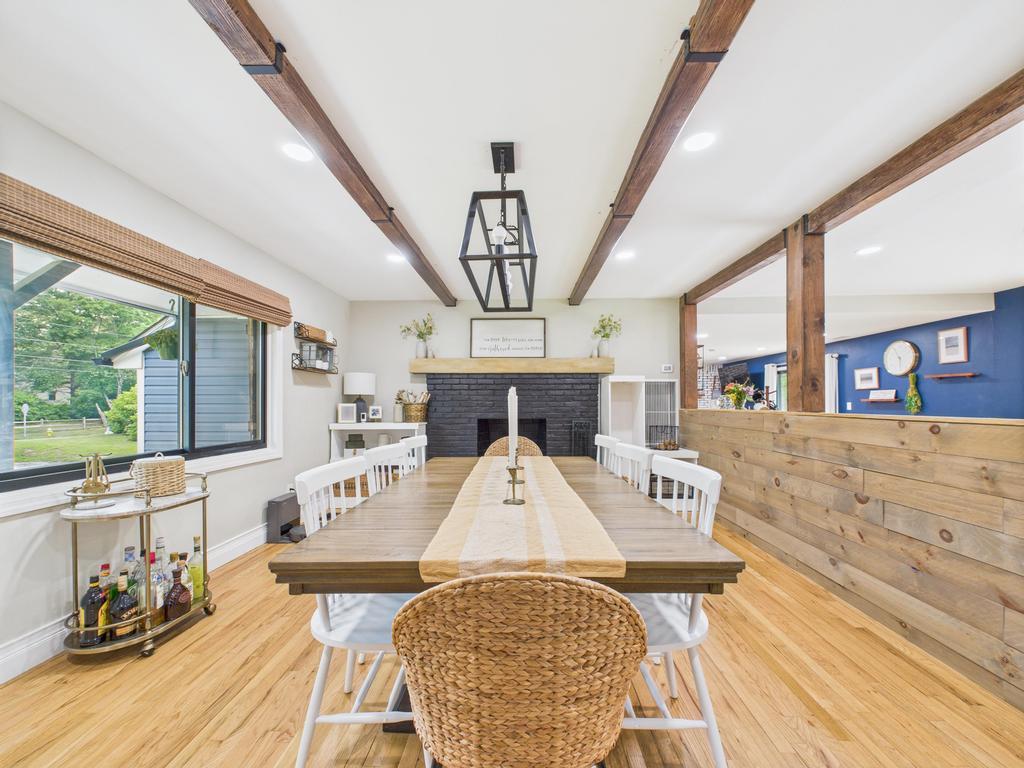 17 Woodcrest Drive, East Moriches, NY 11940