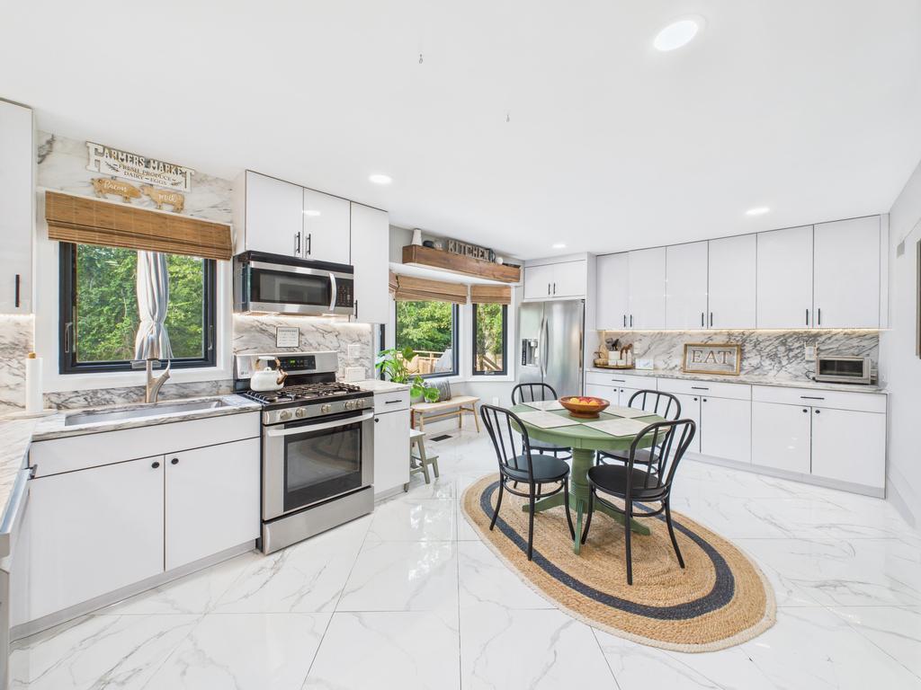 17 Woodcrest Drive, East Moriches, NY 11940