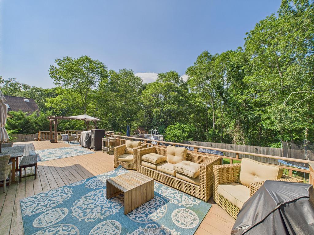 17 Woodcrest Drive, East Moriches, NY 11940