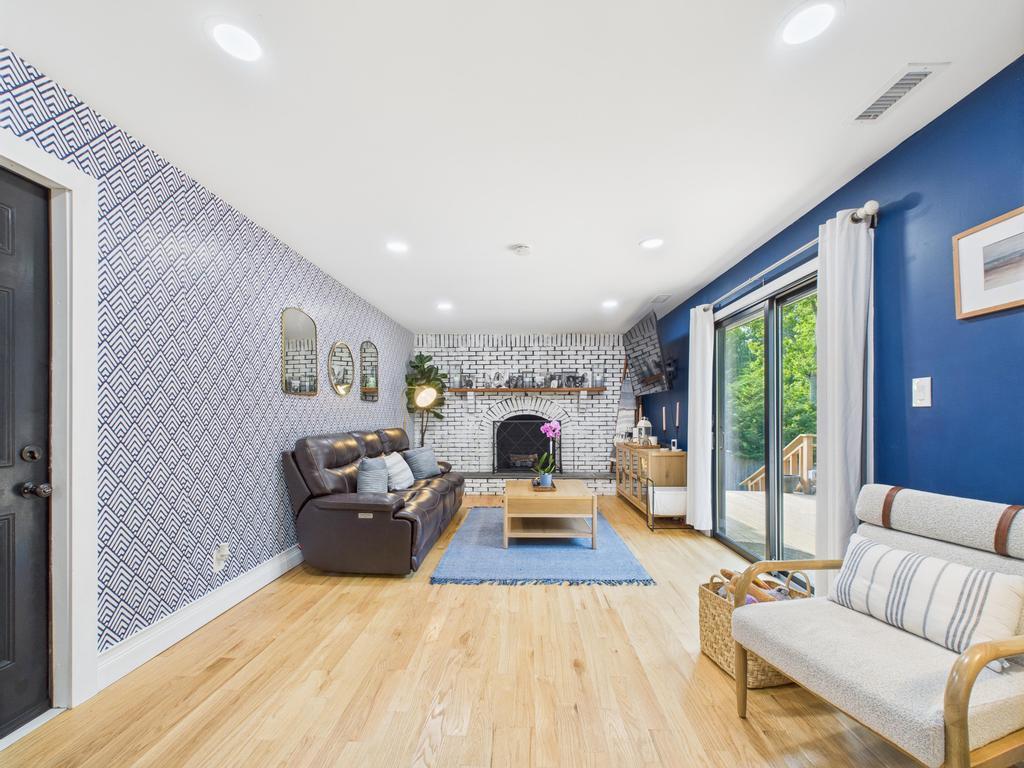 17 Woodcrest Drive, East Moriches, NY 11940