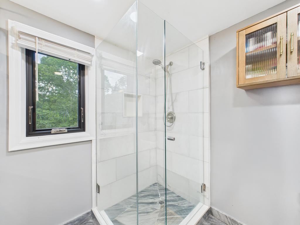 17 Woodcrest Drive, East Moriches, NY 11940