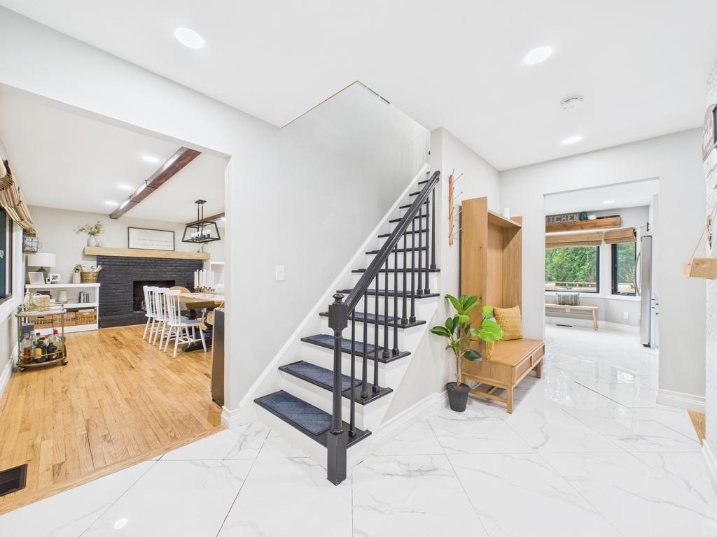 17 Woodcrest Drive, East Moriches, NY 11940