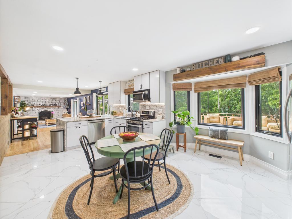 17 Woodcrest Drive, East Moriches, NY 11940