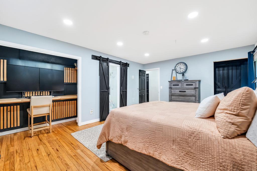 17 Woodcrest Drive, East Moriches, NY 11940