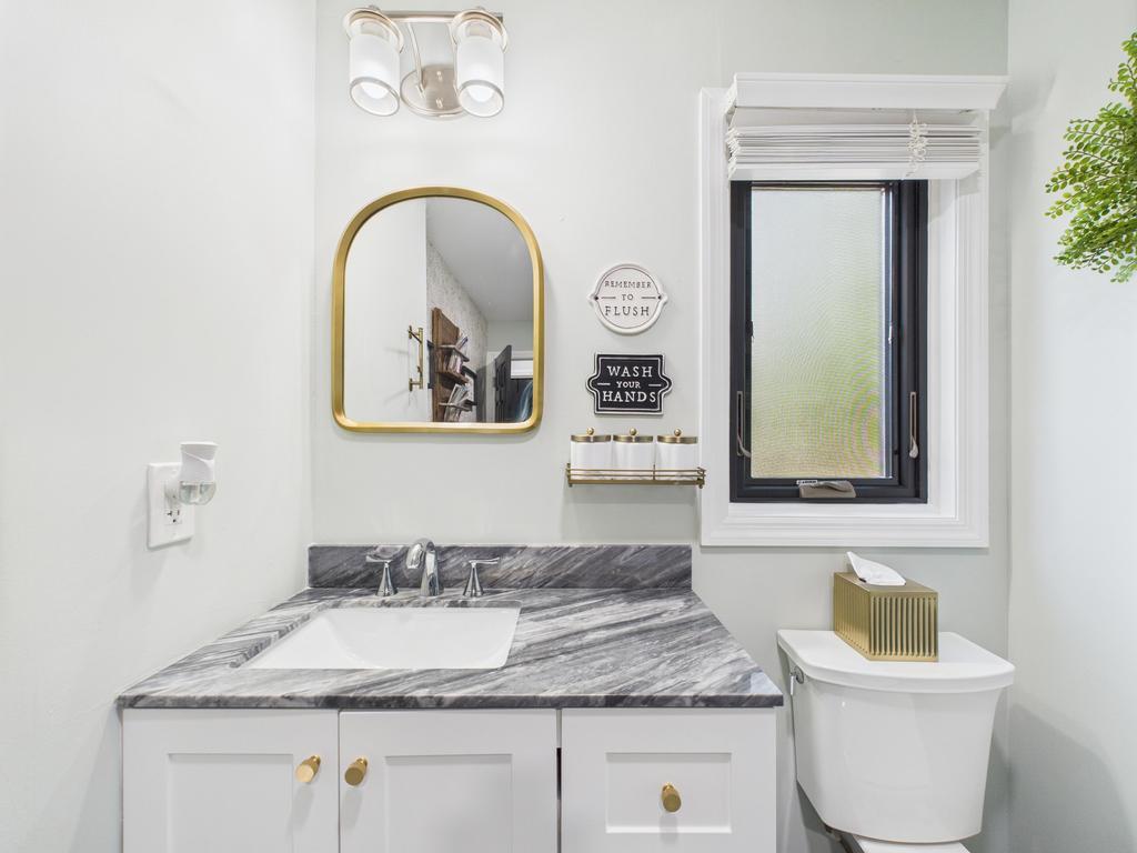 17 Woodcrest Drive, East Moriches, NY 11940