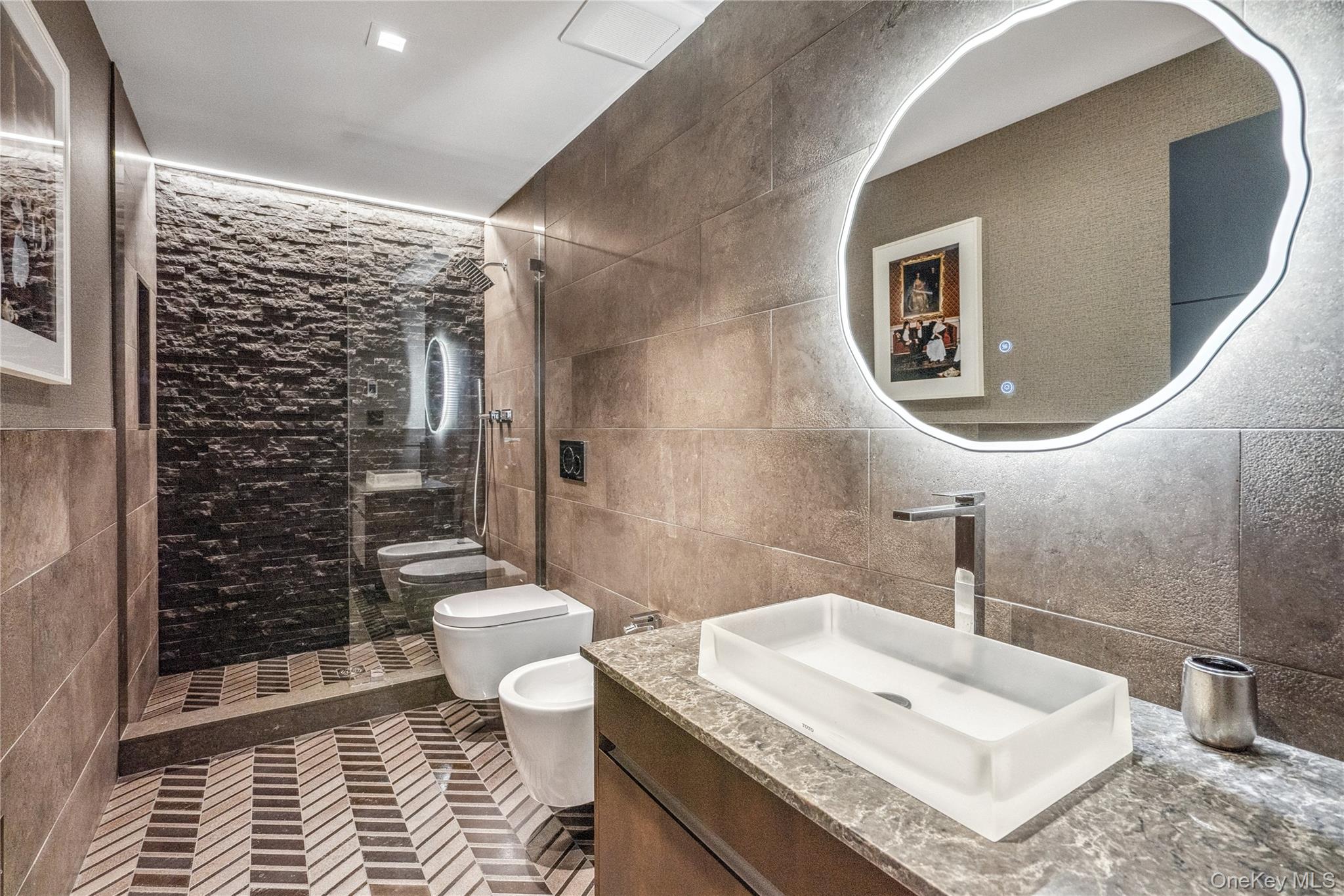 23 Estates Terrace N, Manhasset, NY 11030