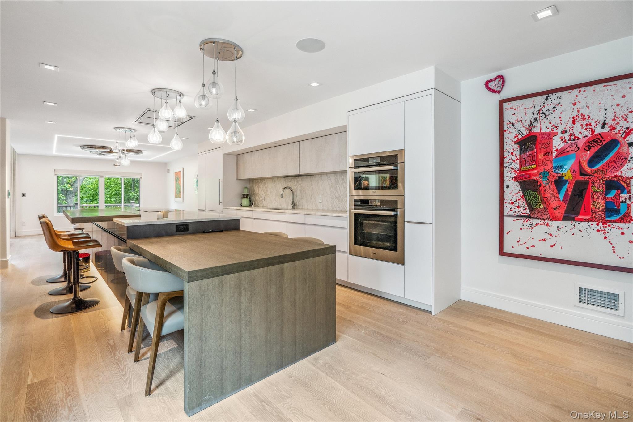 23 Estates Terrace N, Manhasset, NY 11030