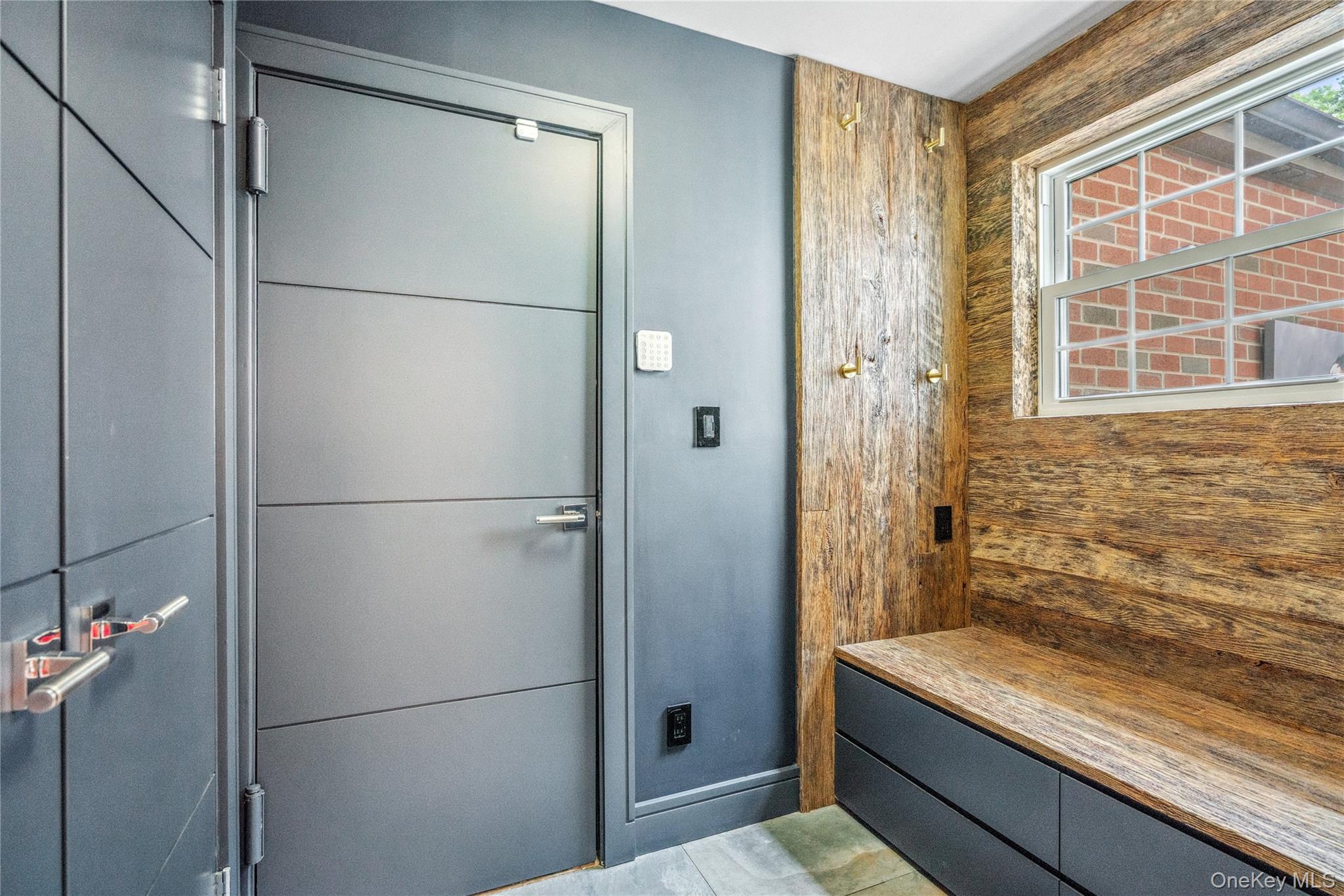 23 Estates Terrace N, Manhasset, NY 11030