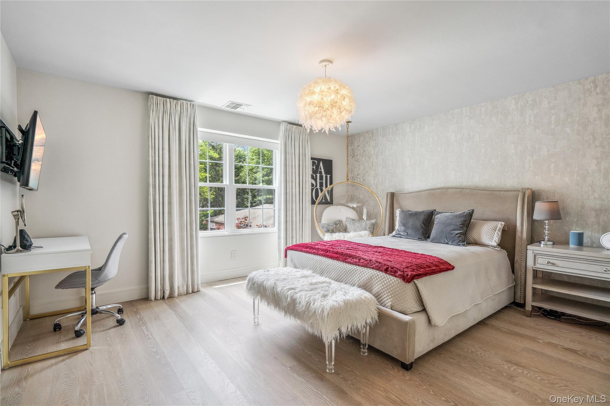 23 Estates Terrace N, Manhasset, NY 11030