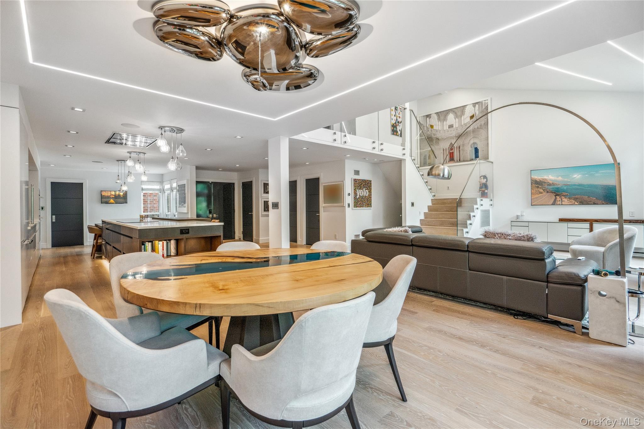 23 Estates Terrace N, Manhasset, NY 11030