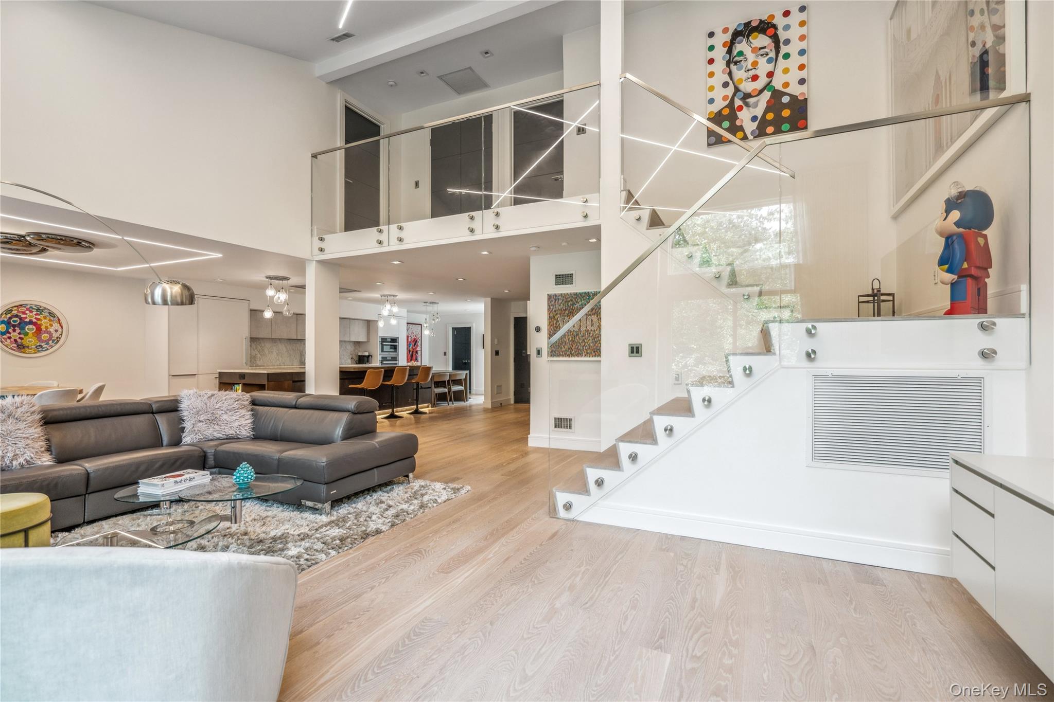 23 Estates Terrace N, Manhasset, NY 11030