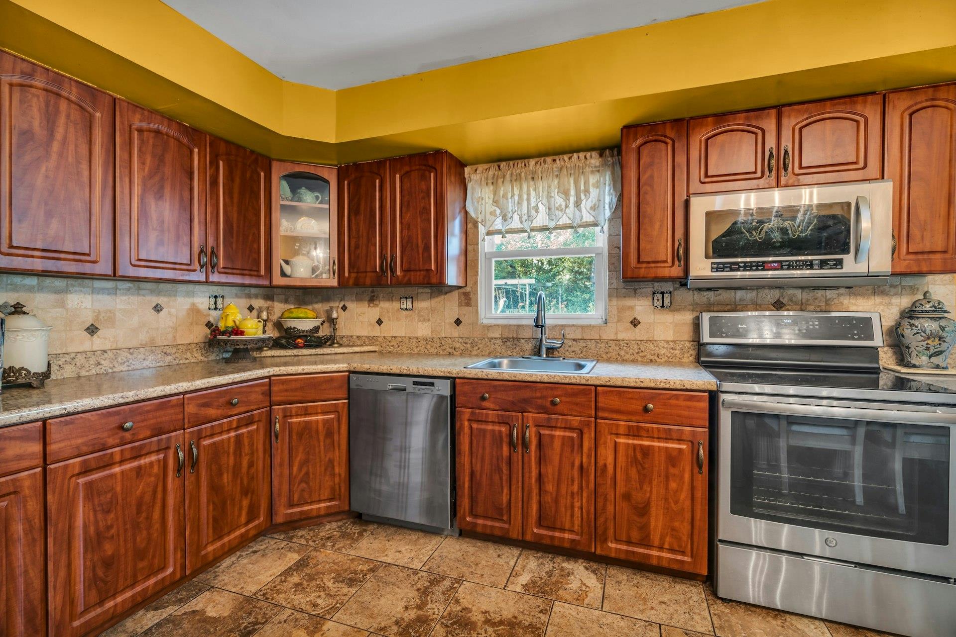 85 Williams Avenue, Amityville, NY 11701