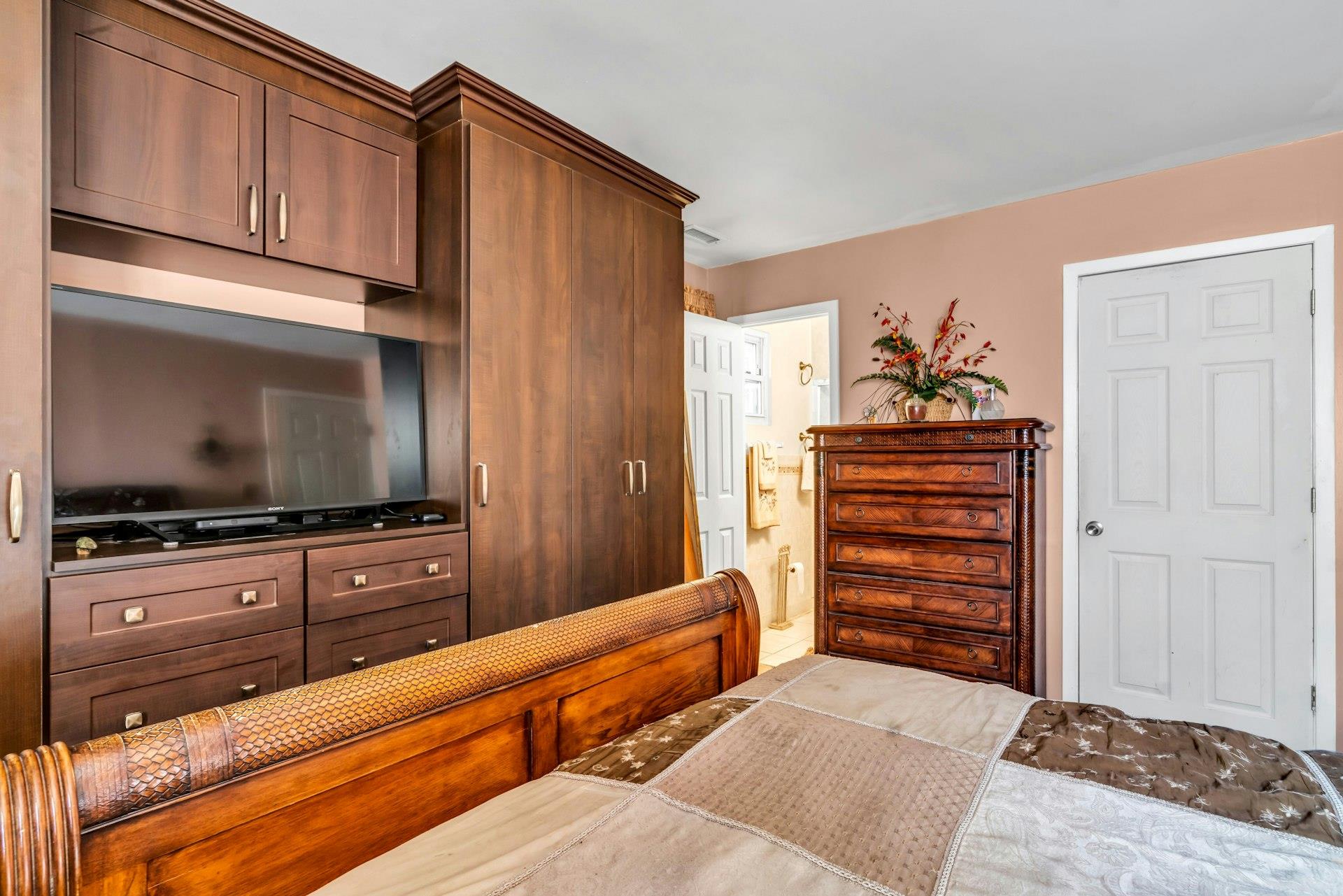 85 Williams Avenue, Amityville, NY 11701