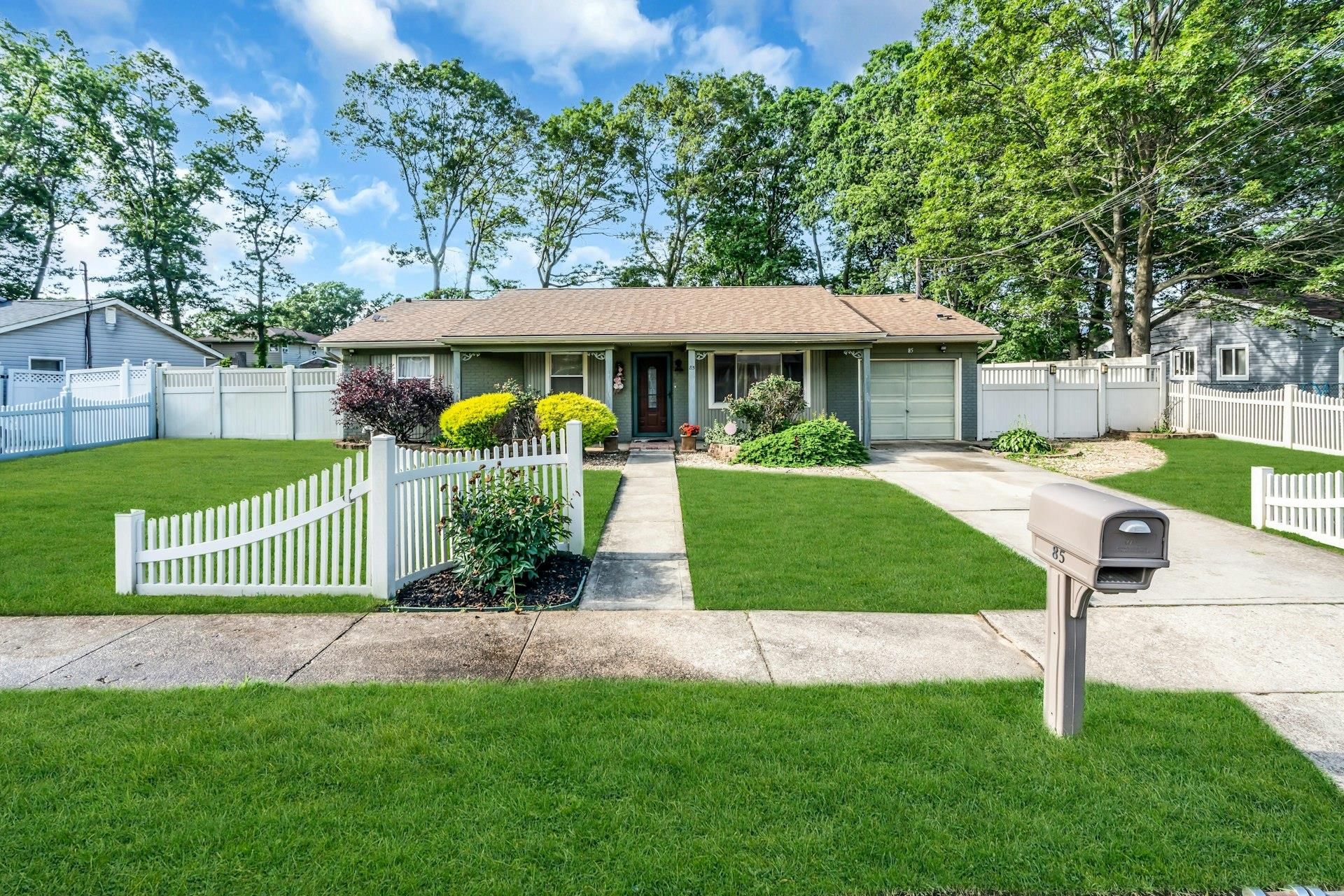 85 Williams Avenue, Amityville, NY 11701