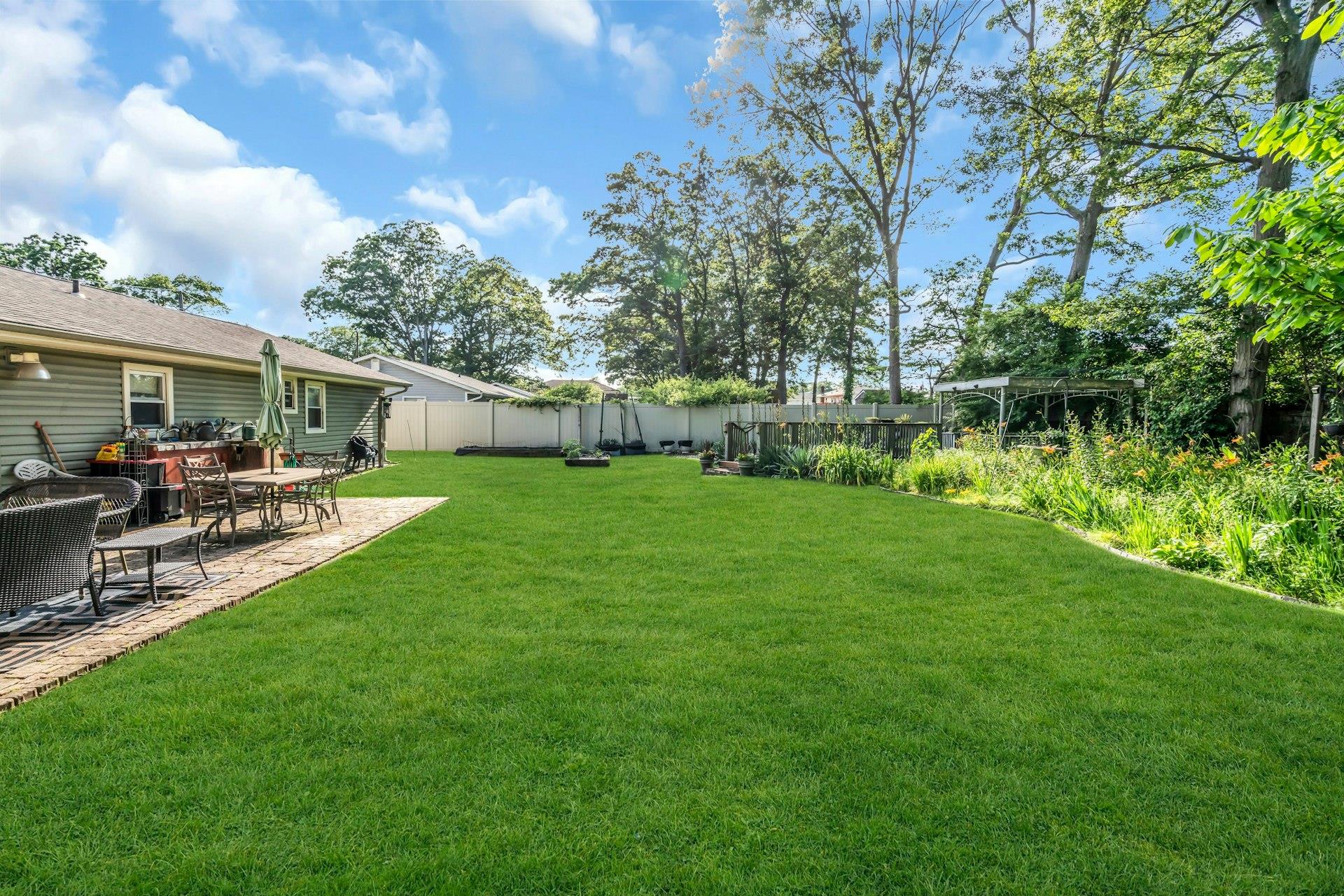 85 Williams Avenue, Amityville, NY 11701