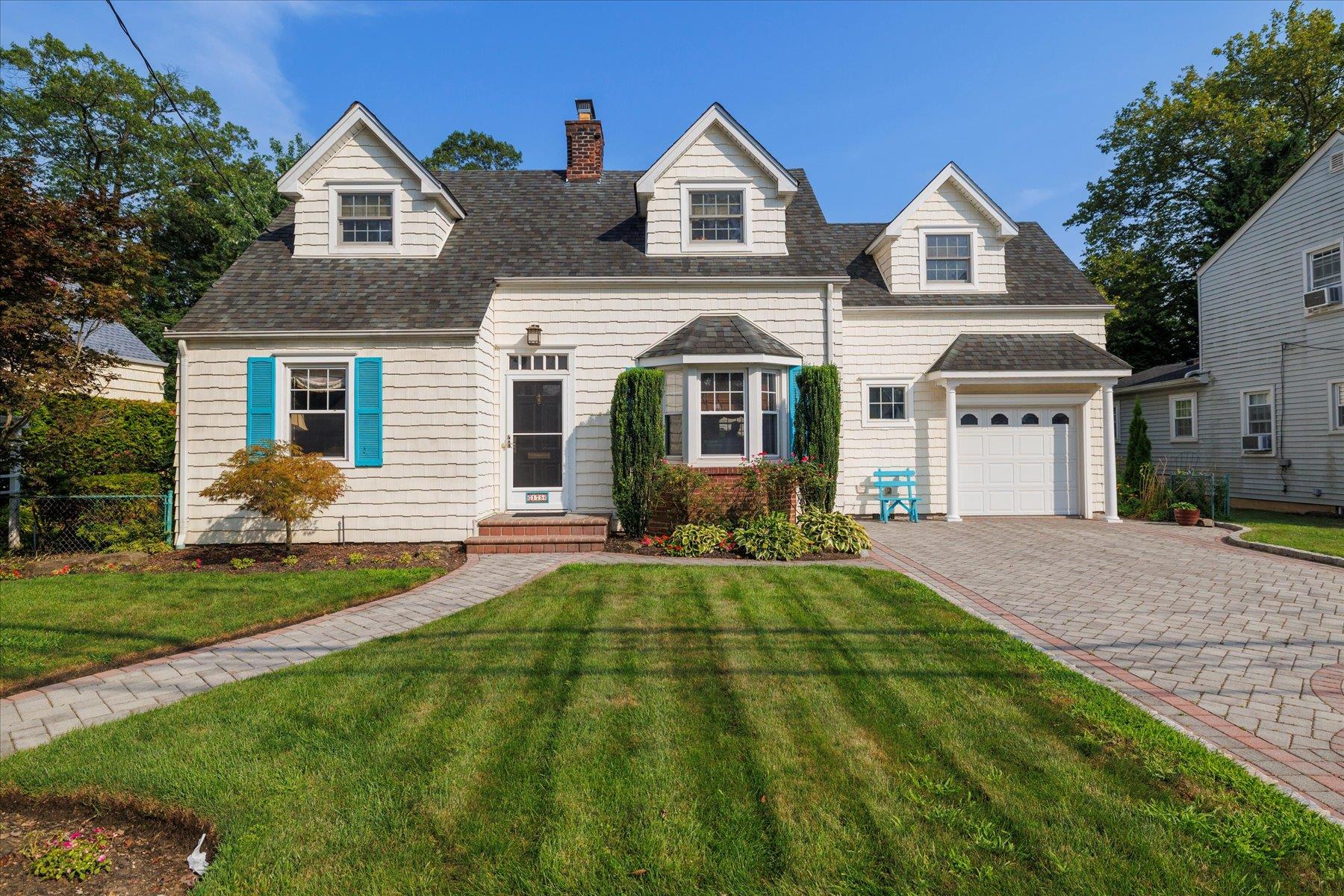 175 Rockaway Avenue, Rockville Centre, NY 11570