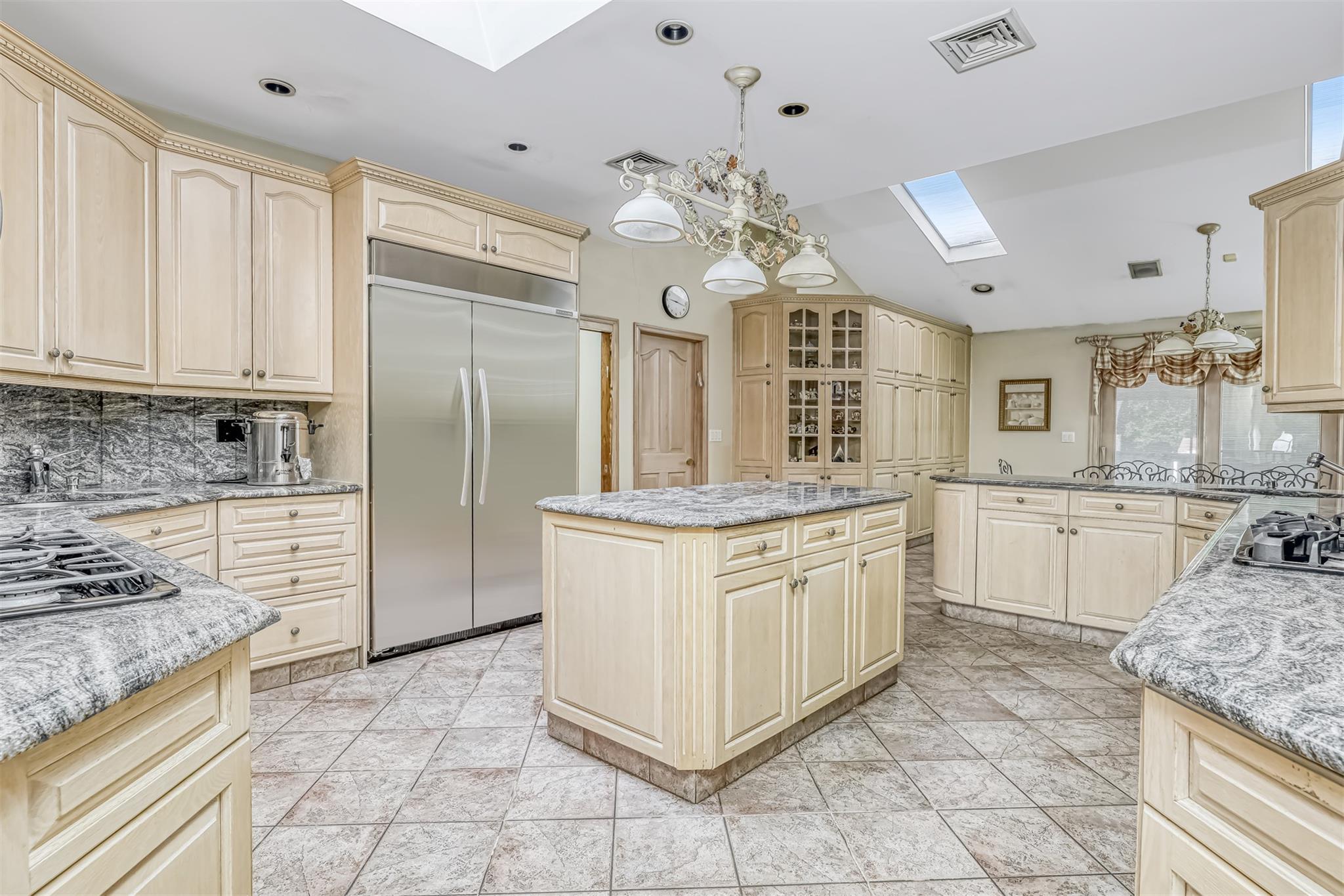 41 N Quince Lane, Monsey, NY 10952