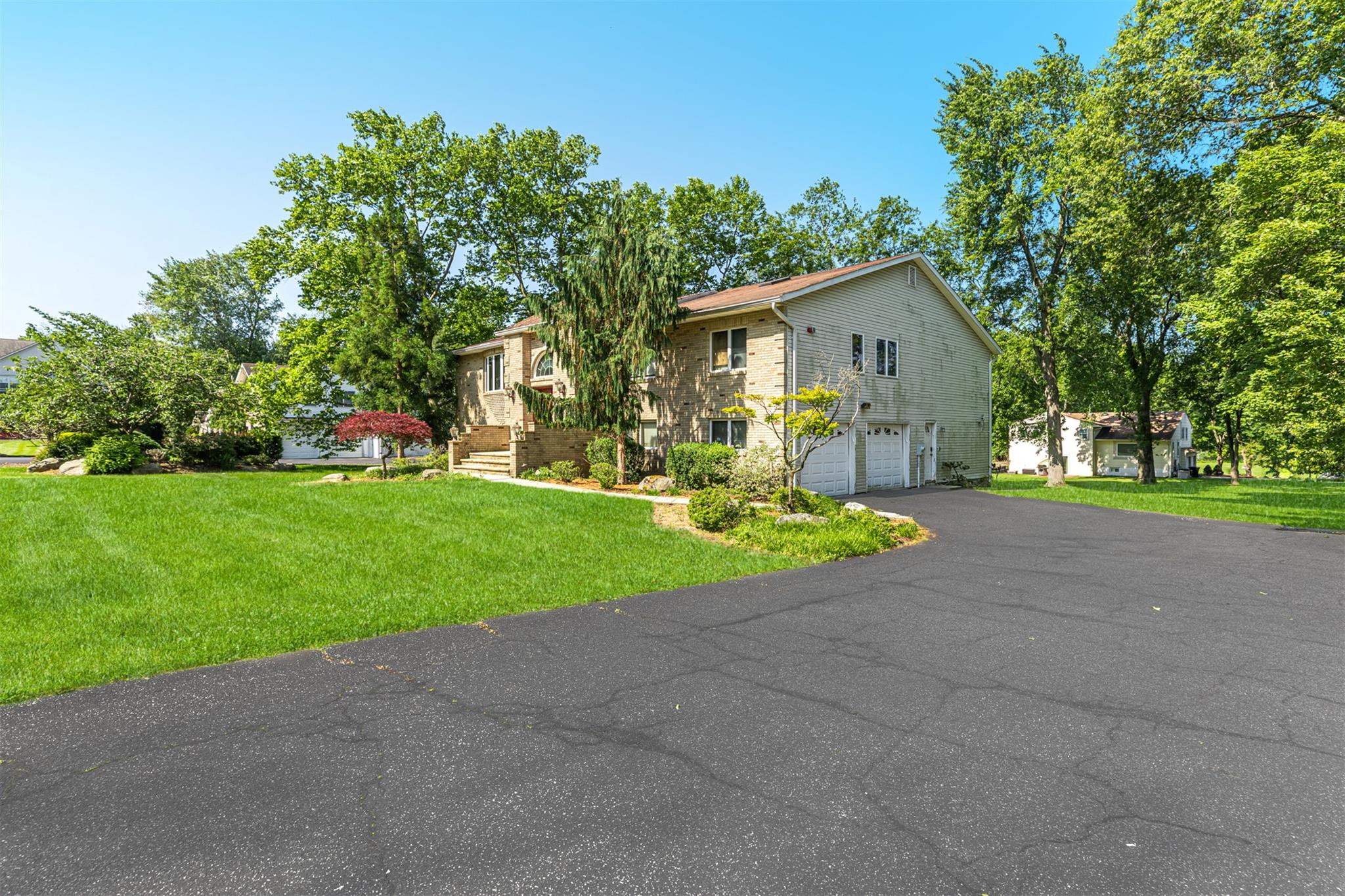 41 N Quince Lane, Monsey, NY 10952