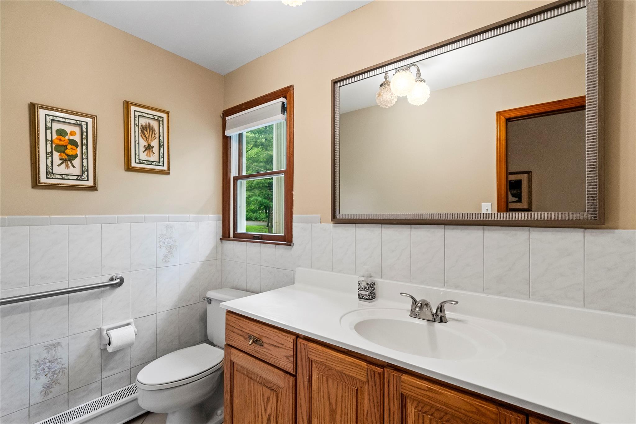 5 Linda Court, Oyster Bay, NY 11771