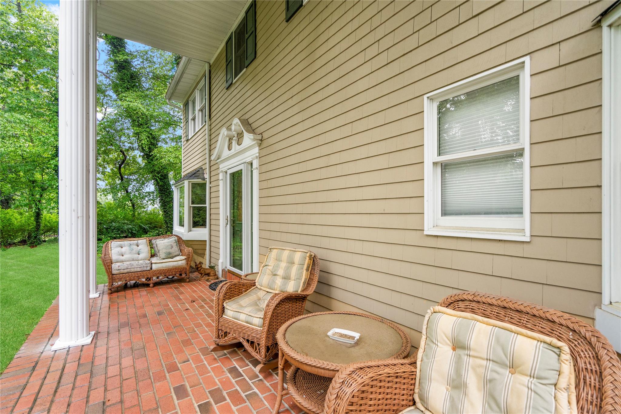 5 Linda Court, Oyster Bay, NY 11771