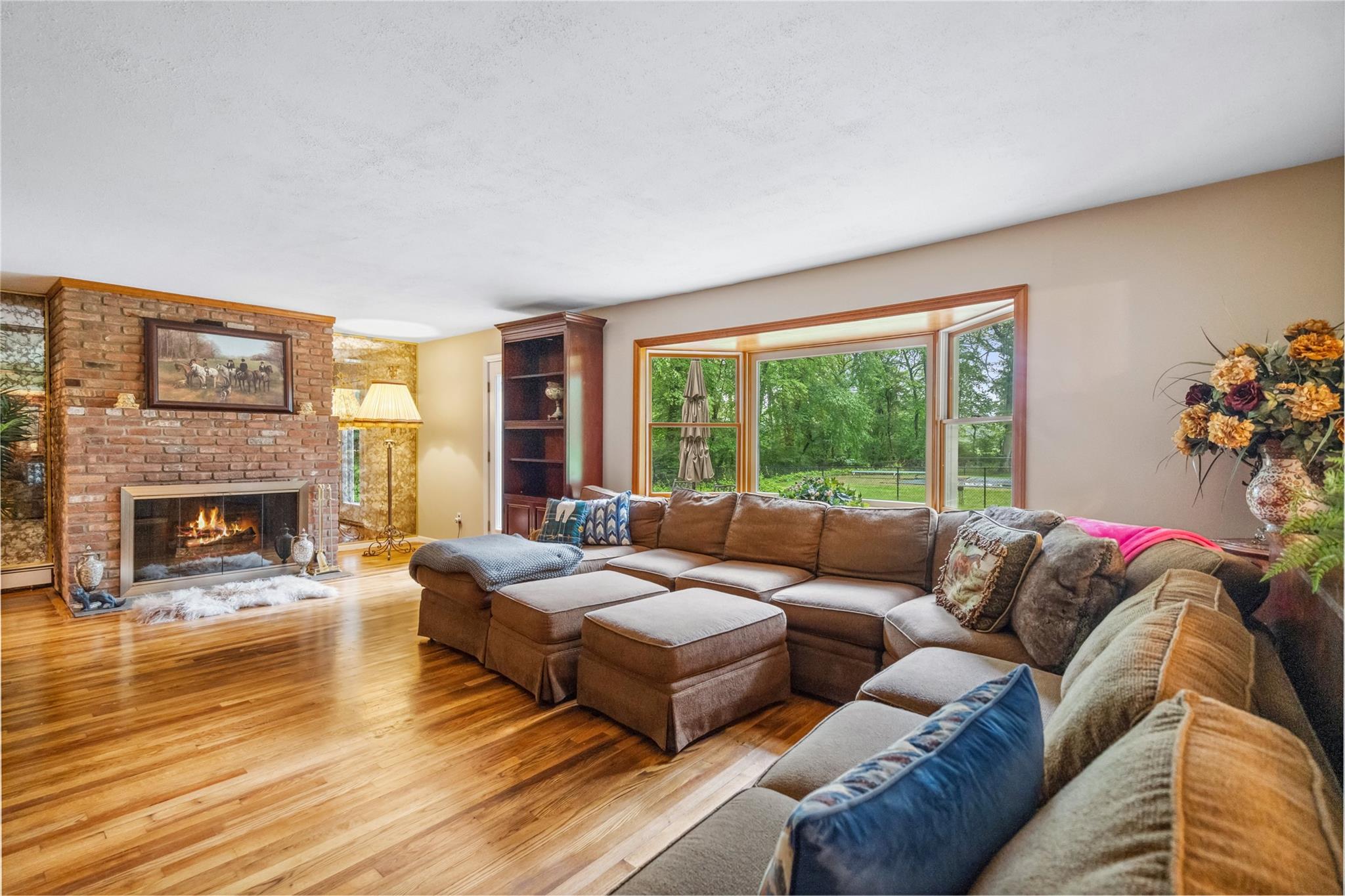 5 Linda Court, Oyster Bay, NY 11771