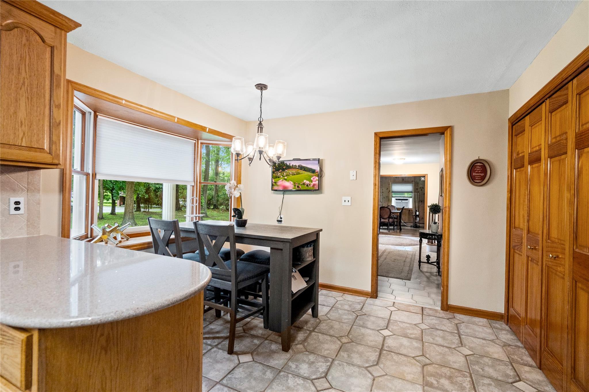 5 Linda Court, Oyster Bay, NY 11771