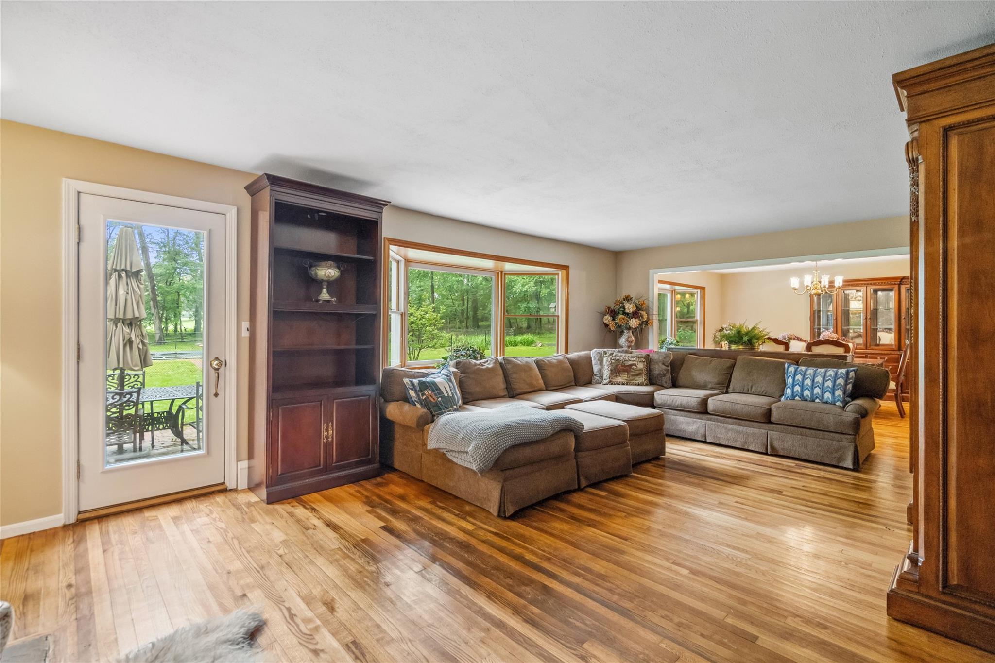 5 Linda Court, Oyster Bay, NY 11771