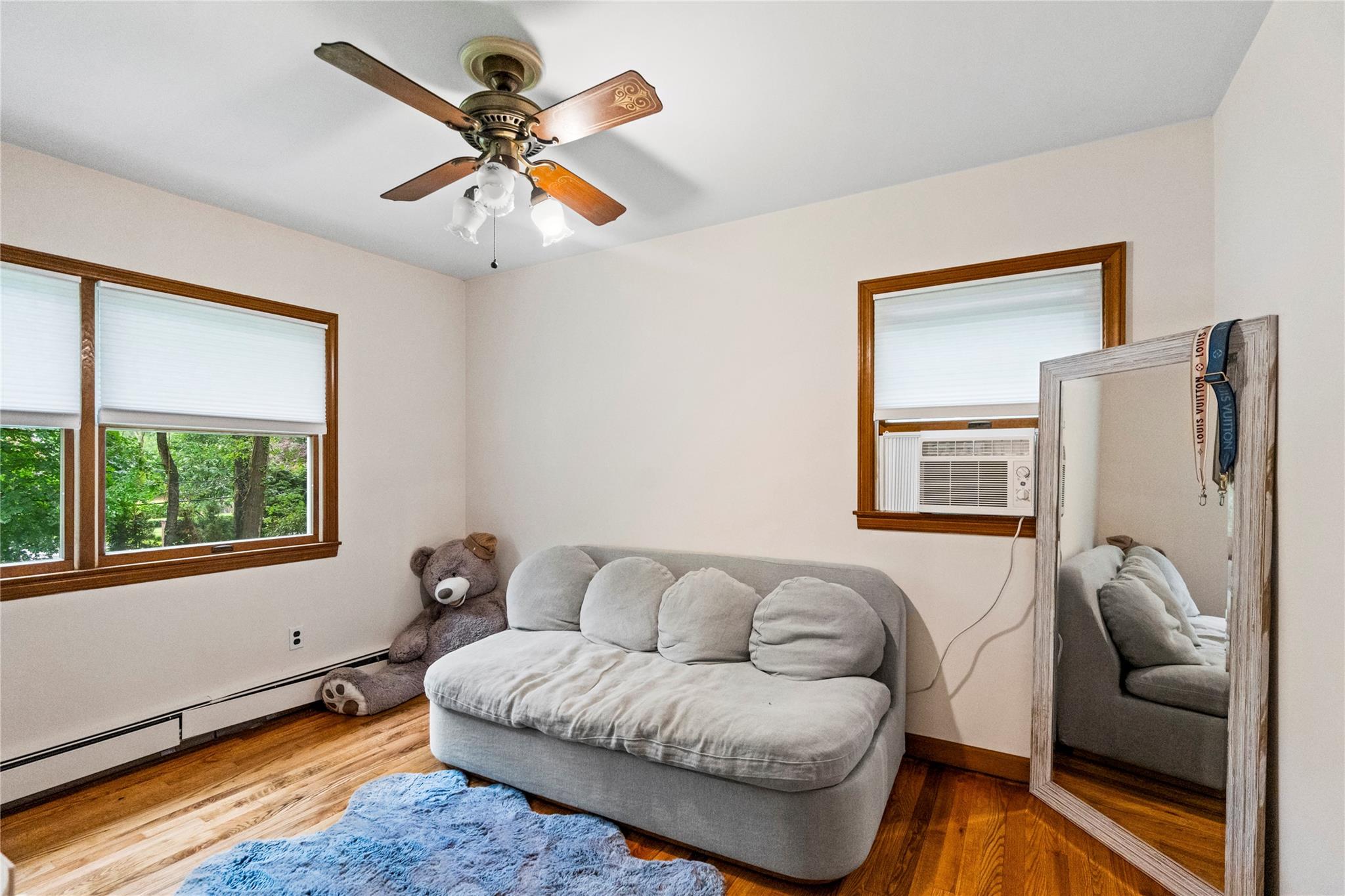 5 Linda Court, Oyster Bay, NY 11771