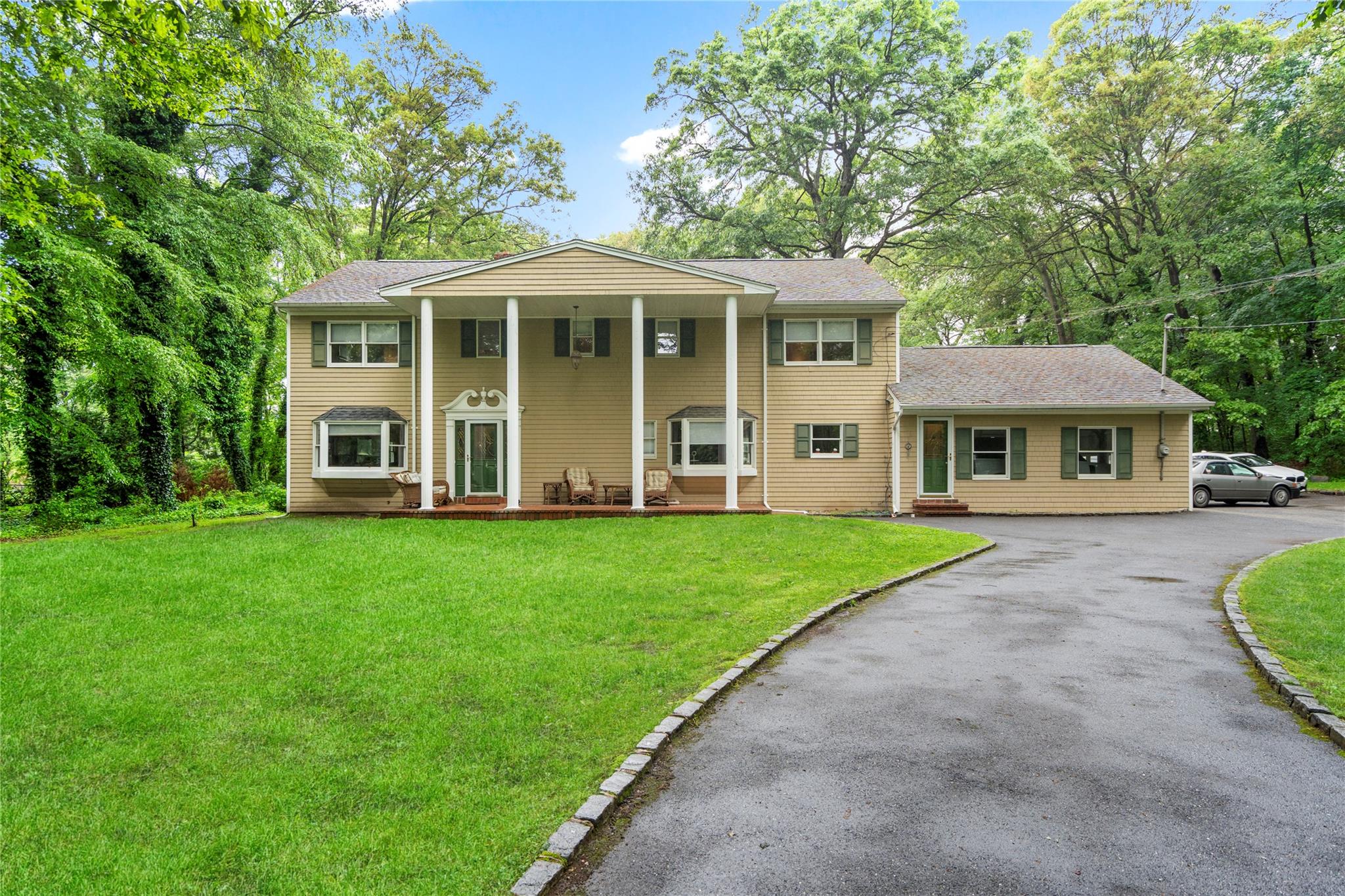 5 Linda Court, Oyster Bay, NY 11771