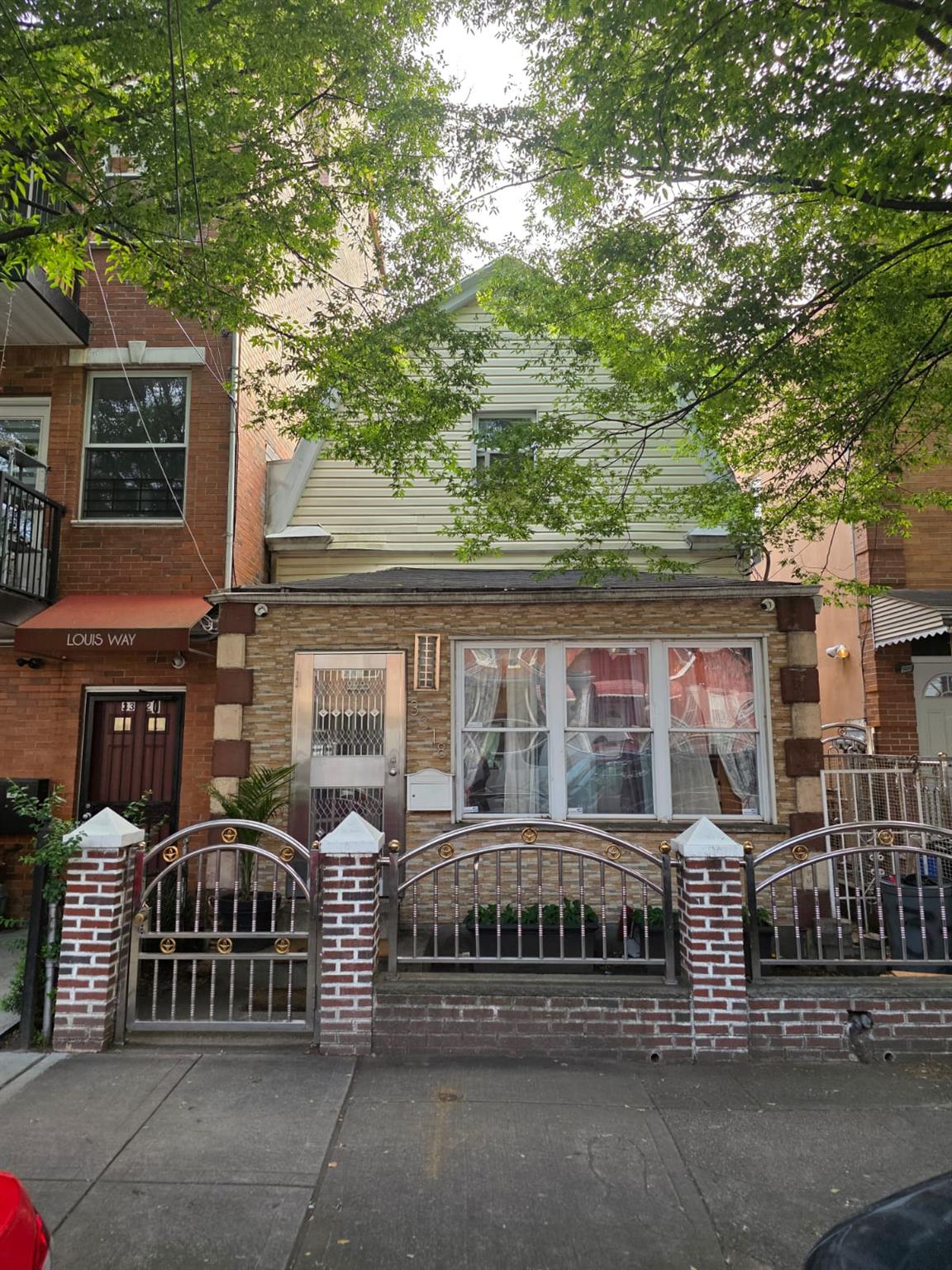 3318 104th Street, Corona, NY 11368