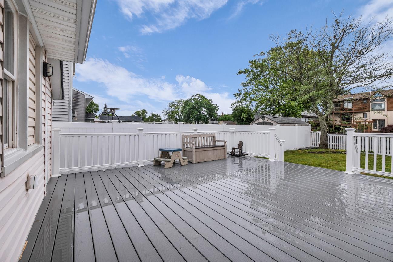 3327 Parkway drive, Baldwin, NY 11510