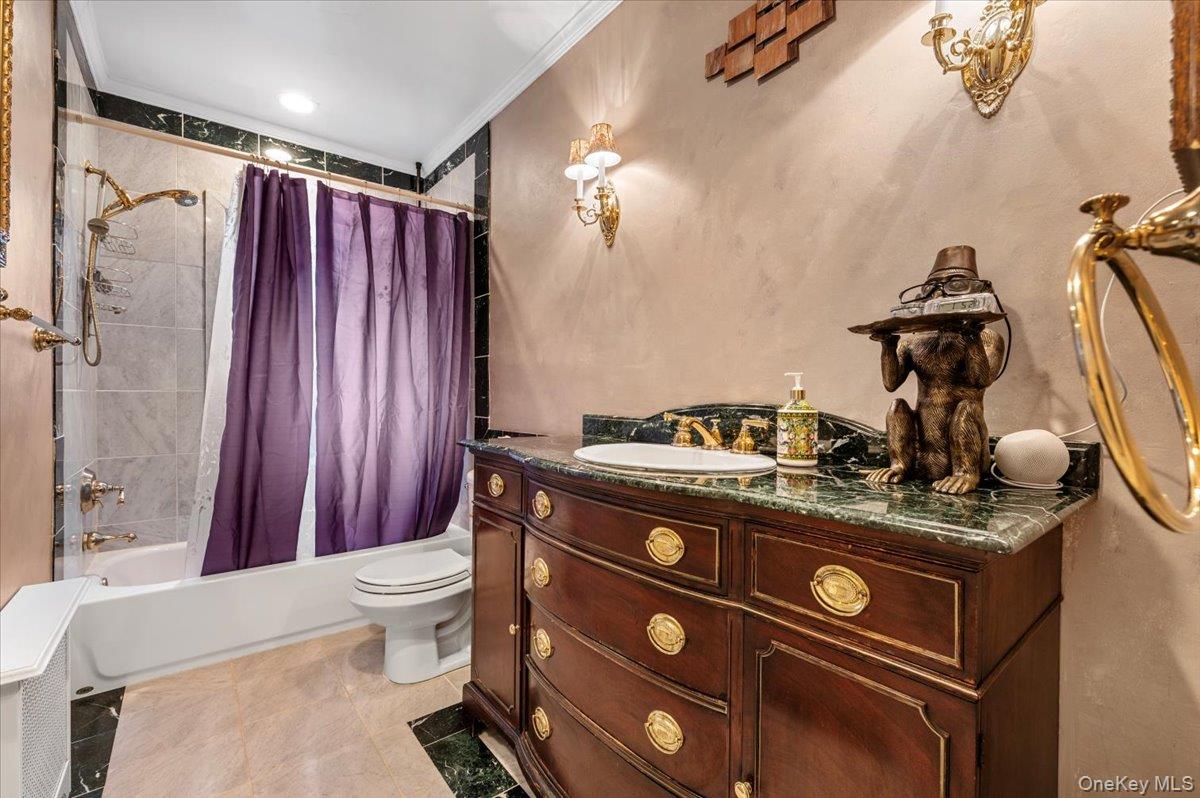 50 Towne Street, Amityville, NY 11701