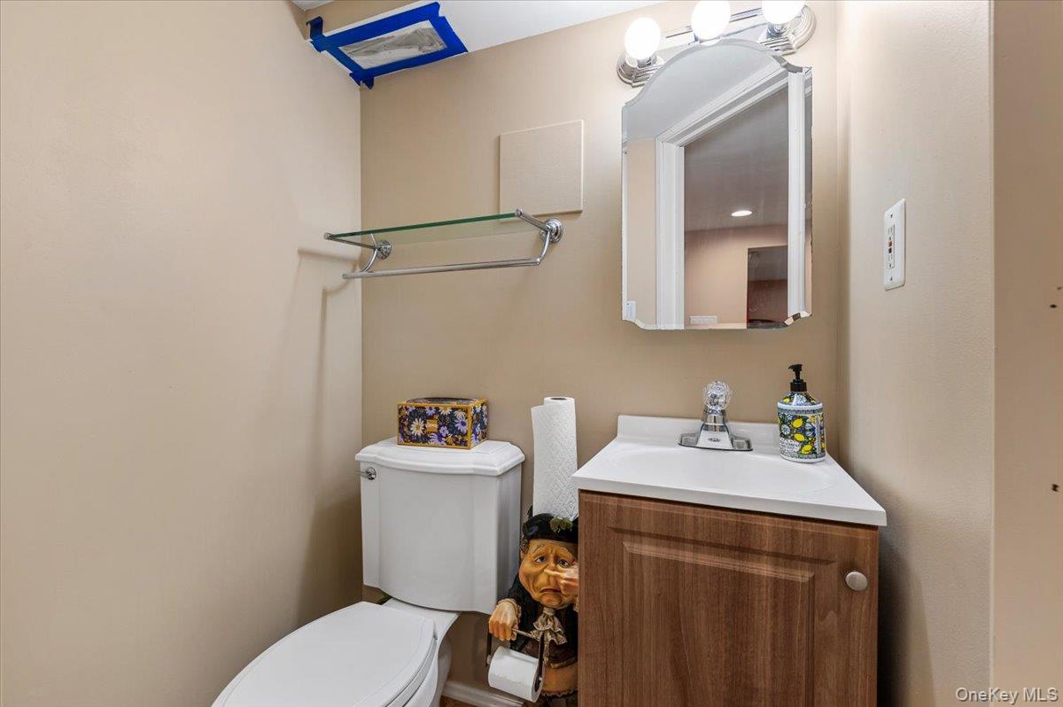 50 Towne Street, Amityville, NY 11701