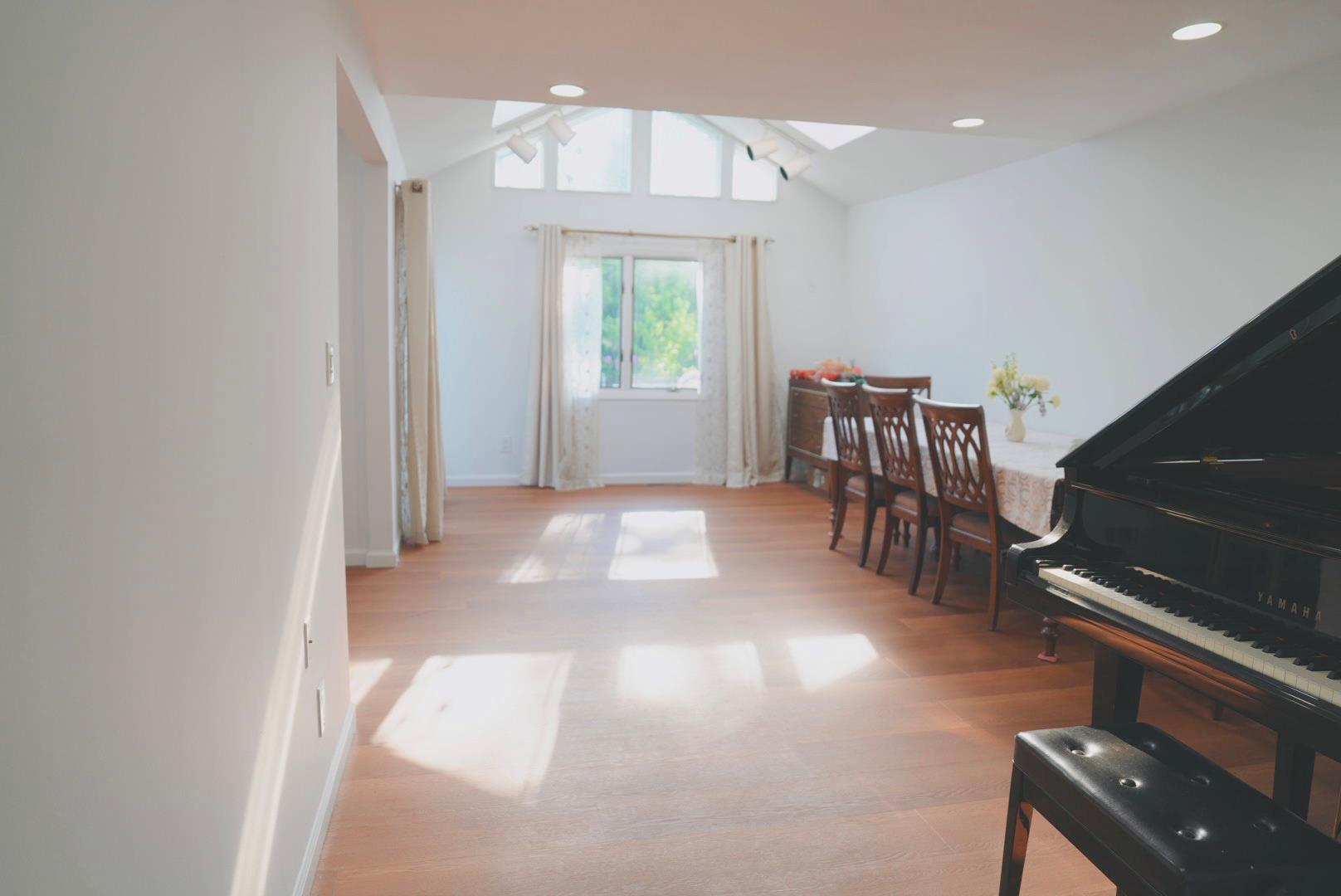 23 Clinton Lane, Jericho, NY 11753